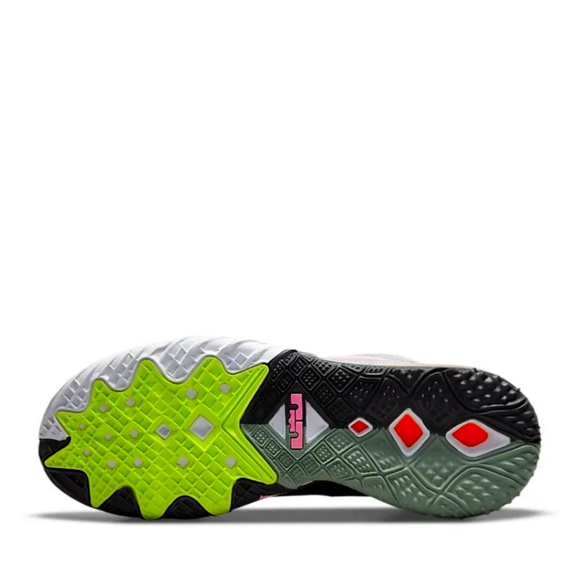 Nike LeBron 18 Low Bugs vs Marvin - Picture 6 of 6